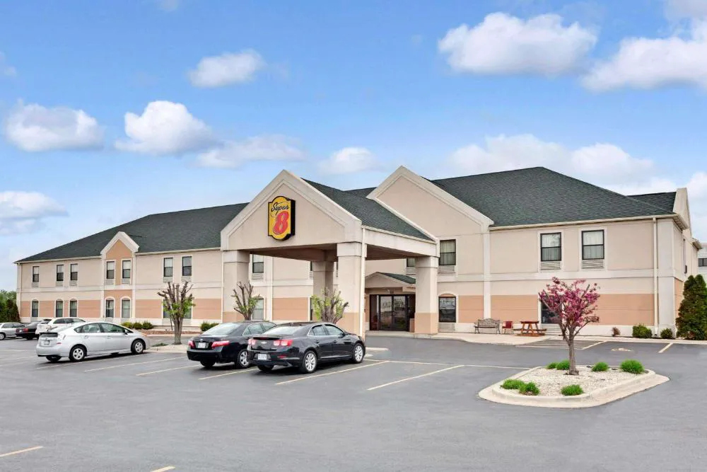 Super 8 by Wyndham Hampshire IL hotel hero