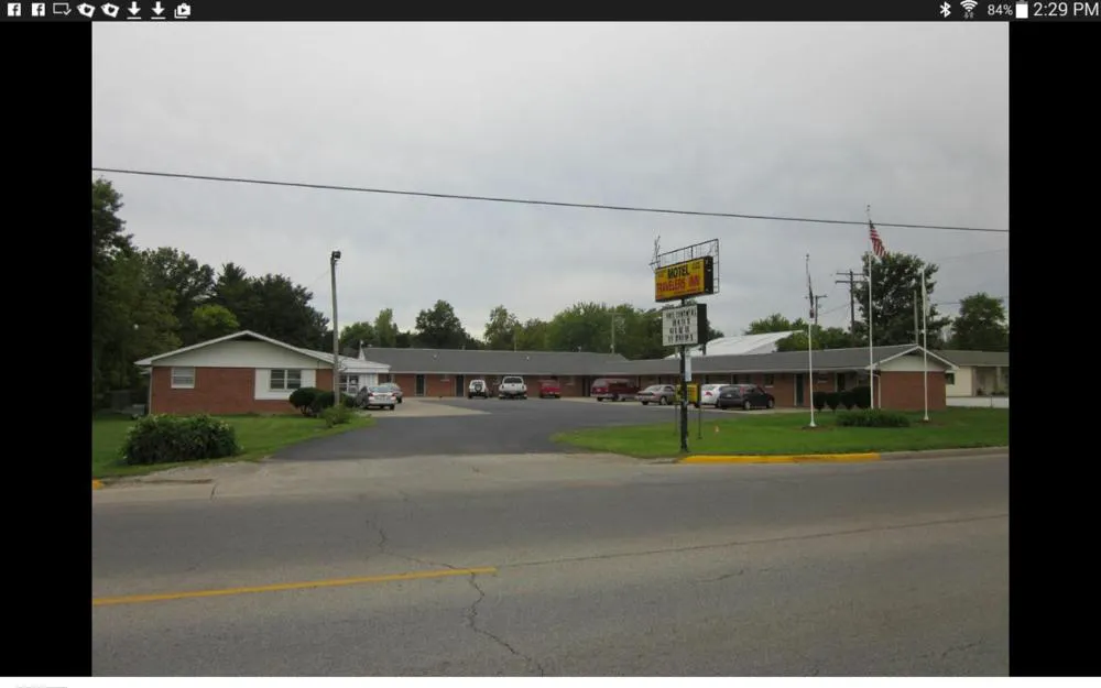 Traveler's Inn Motel hotel hero