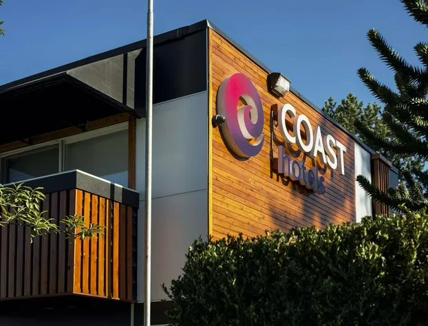 Coast Metro Vancouver Hotel hotel detail image 1