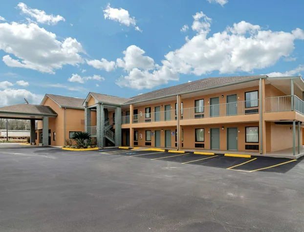 Econo Lodge hotel detail image 2