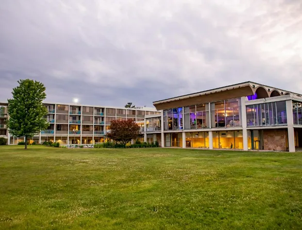Illinois Beach Hotel hotel detail image 1