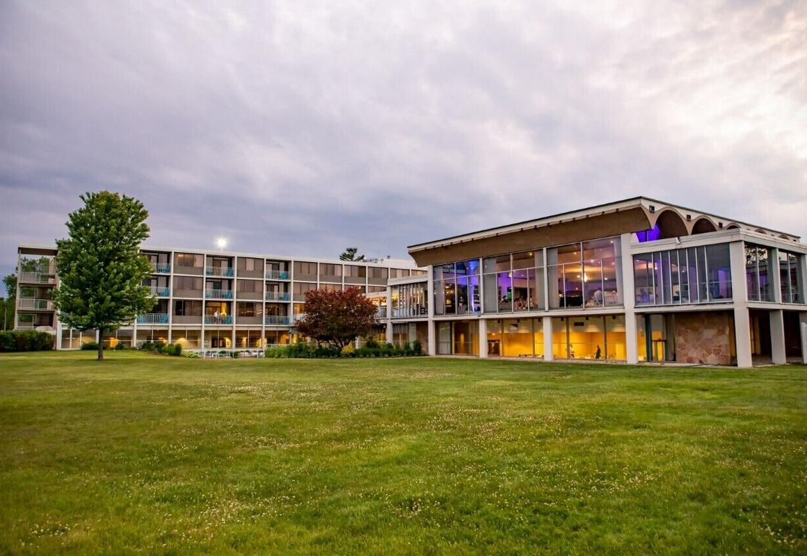 Illinois Beach Hotel hotel hero