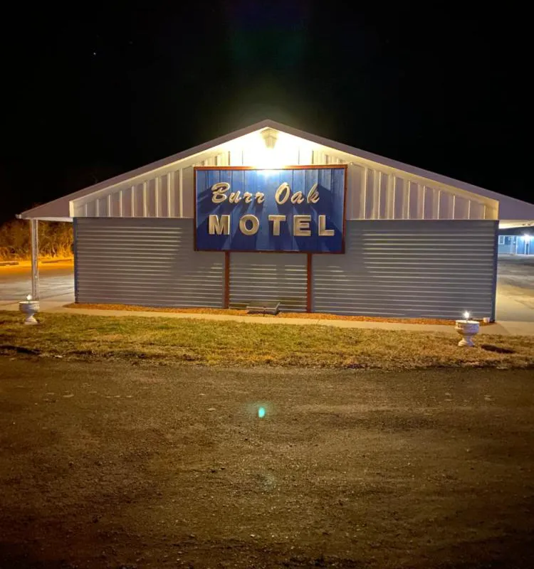 Burr Oak Motel hotel hero