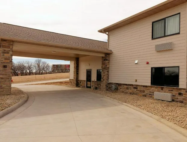 Cobblestone Inn & Suites - Denison - Oak Ridge hotel detail image 4