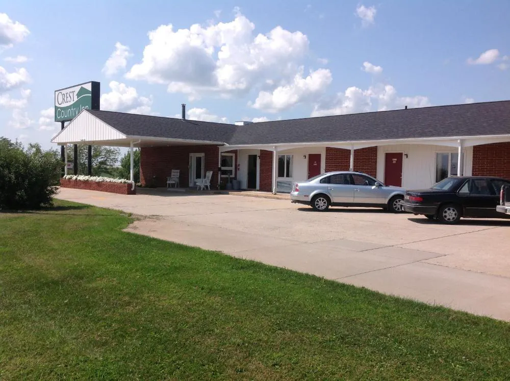 Crest Country Inn hotel hero