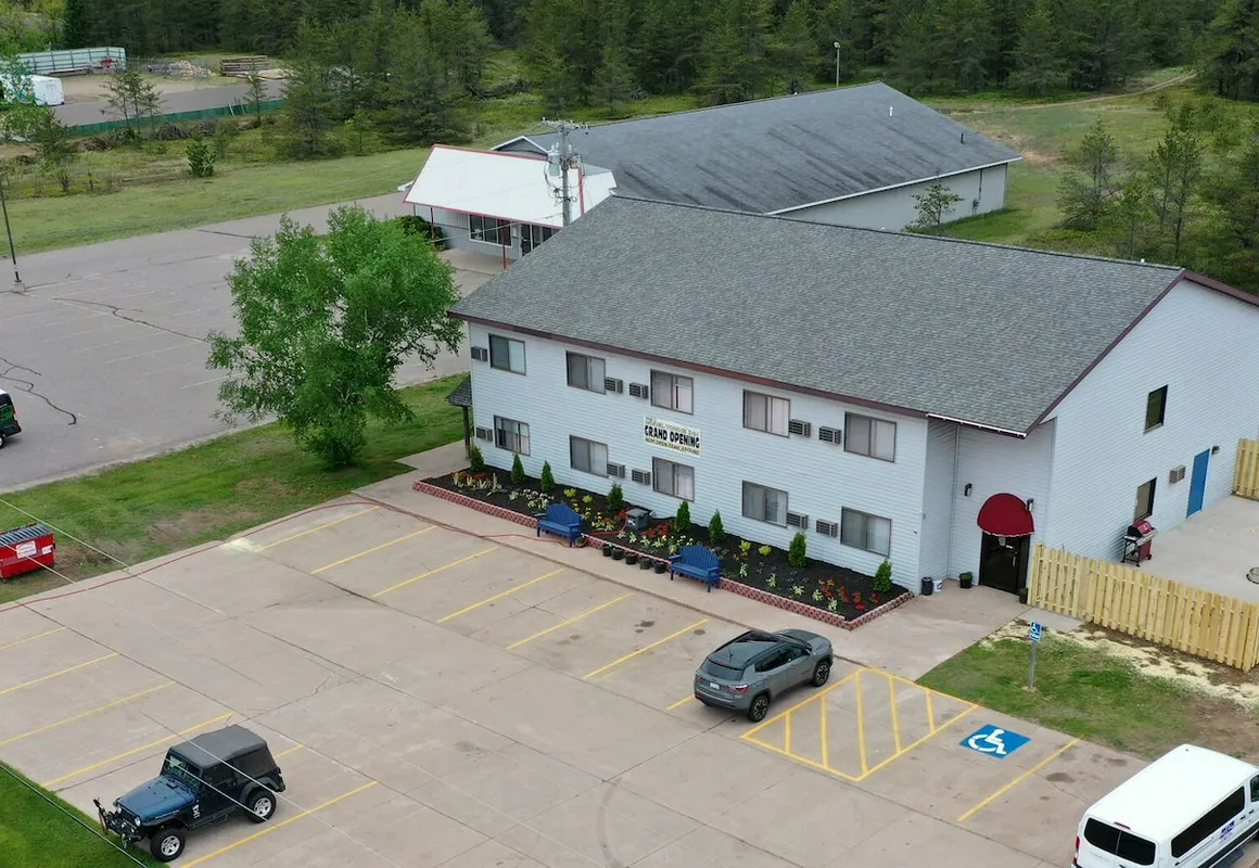 Model Towne Inn hotel hero