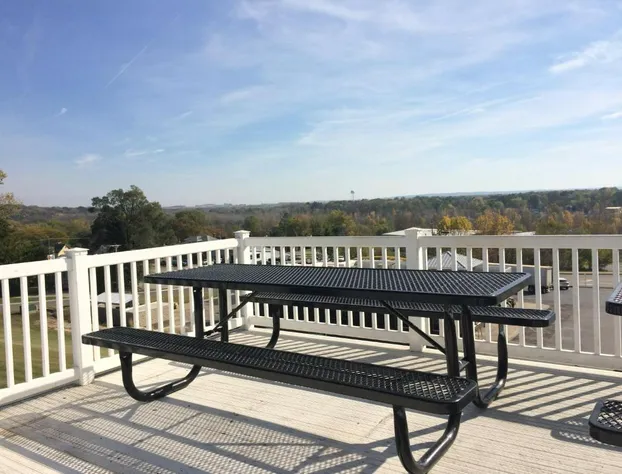 Savanna Inn & Suites hotel detail image 2