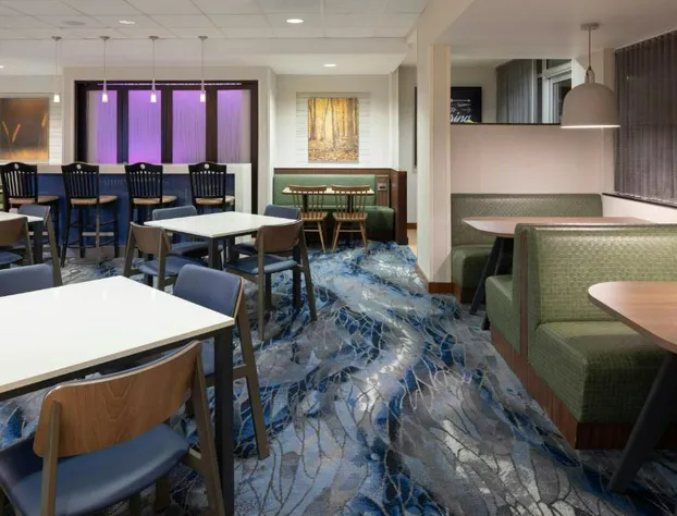 Fairfield Inn & Suites Springfield Northampton/Amherst hotel detail image 3