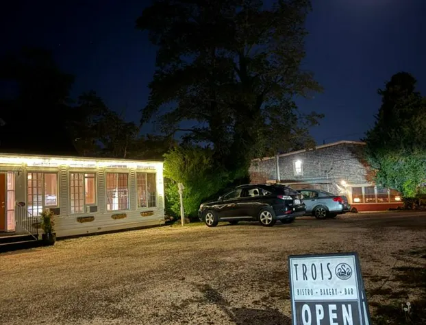 Copper Swan hotel detail image 1