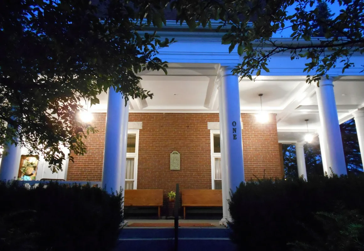 Inn at the Agora hotel hero