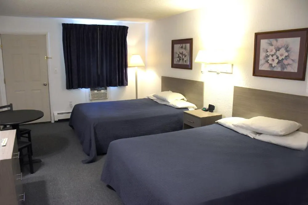 Yellowstone River Inn hotel hero