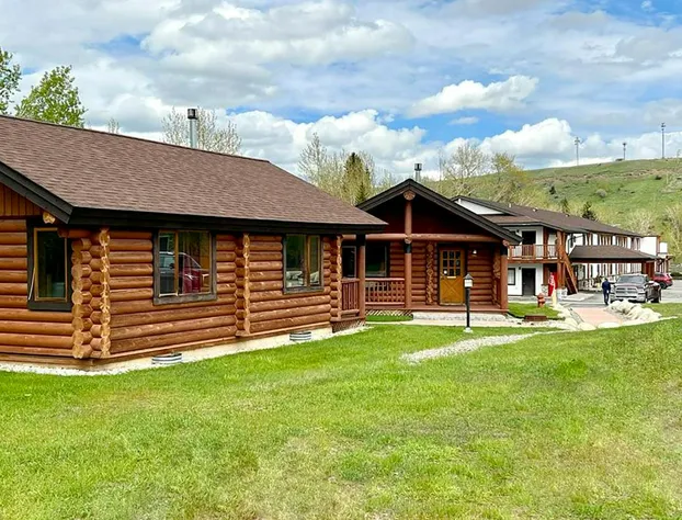 Beartooth Hideaway Inn and Cabins hotel detail image 3