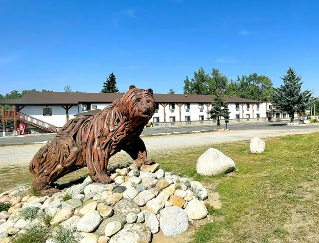 Beartooth Hideaway Inn and Cabins hotel detail image 2