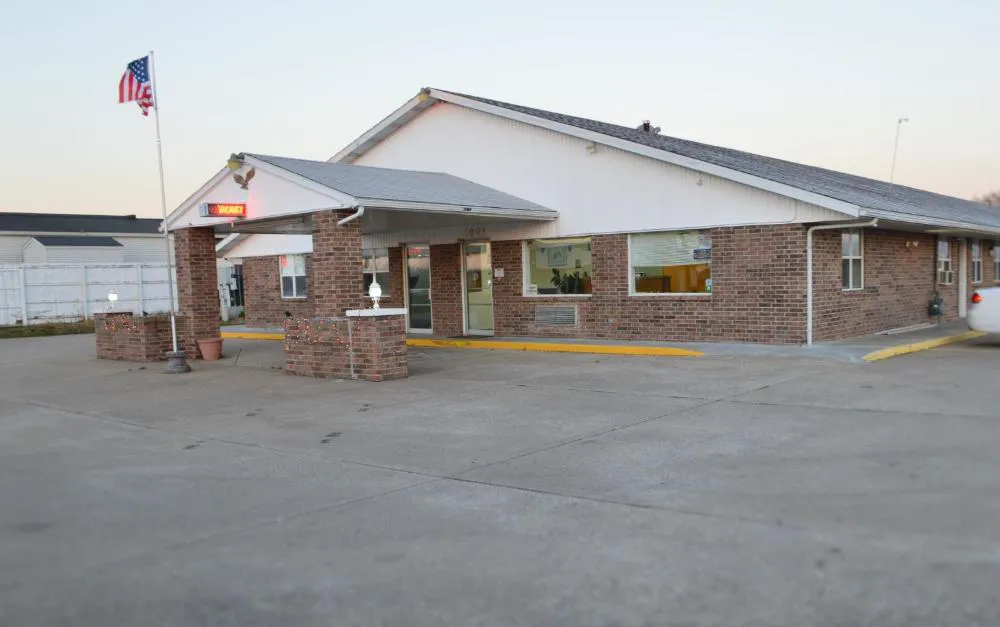 Night Inn hotel hero