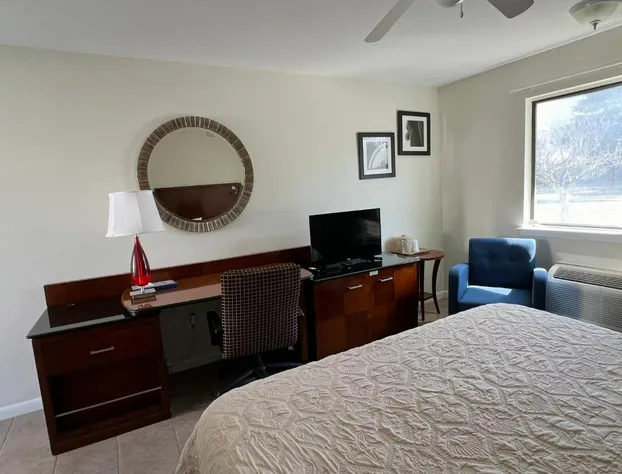 Sand Pebble Motor Lodge hotel detail image 4