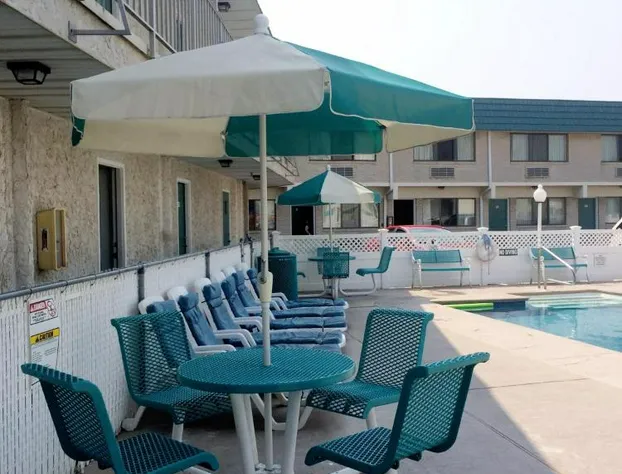 Sand Pebble Motor Lodge hotel detail image 1