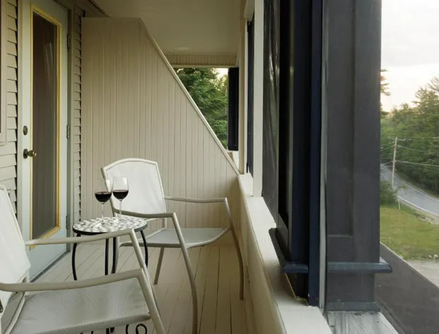 Friends Lake Inn hotel detail image 4