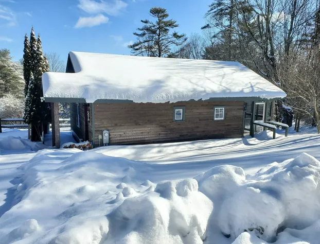 Friends Lake Inn hotel detail image 2