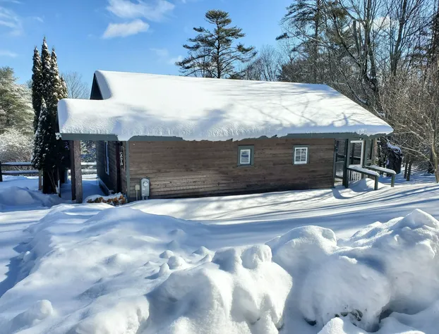 Friends Lake Inn hotel detail image 2