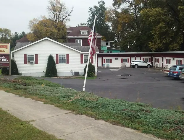 Riverside Motel hotel detail image 1