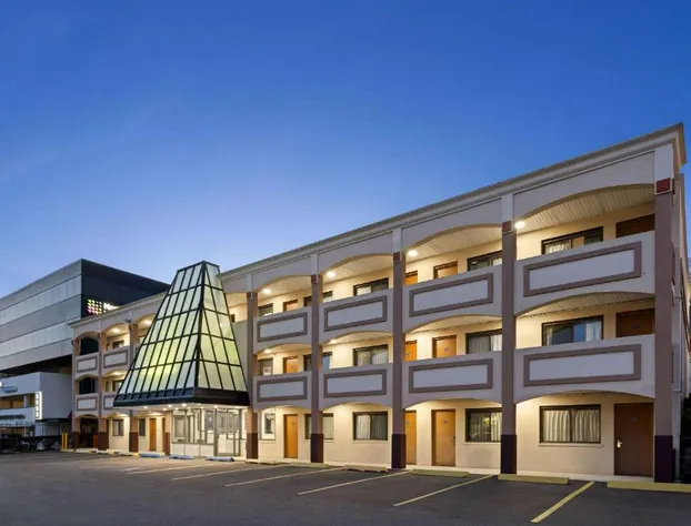 Travelodge by Wyndham Manhasset hotel detail image 3