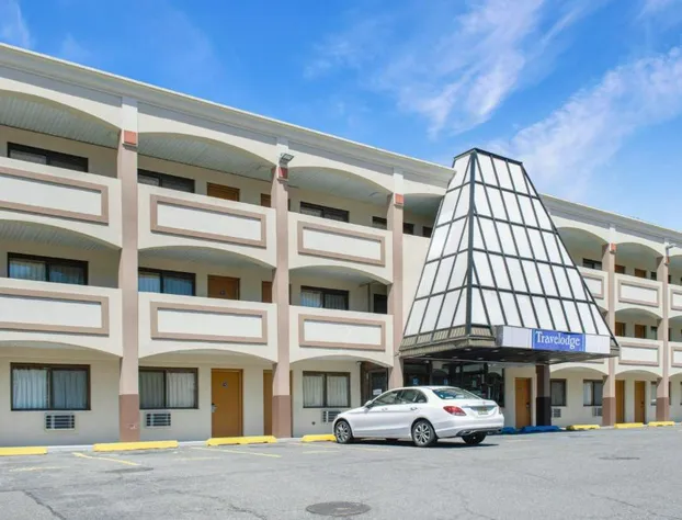 Travelodge by Wyndham Manhasset hotel detail image 1