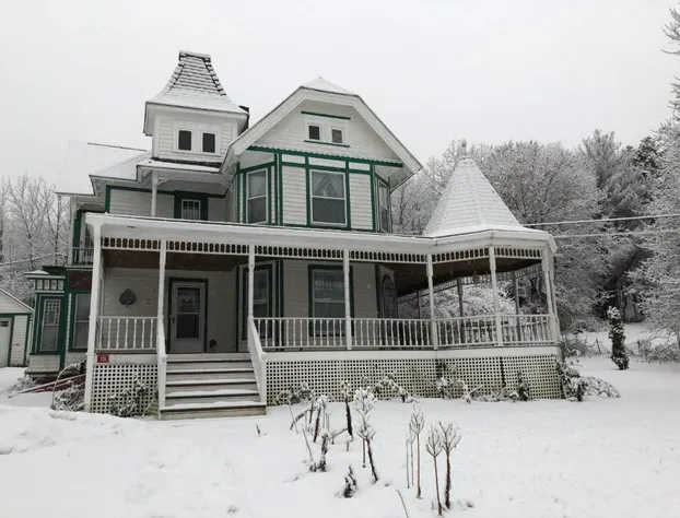 Antique Rose Inn Windham hotel detail image 3