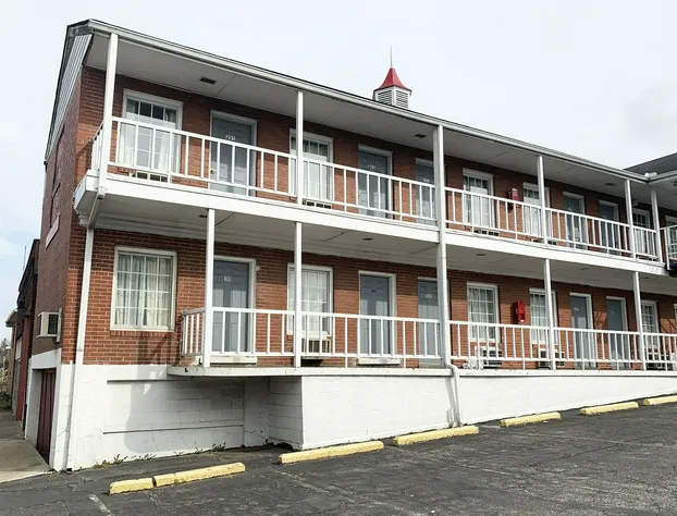 Four Keys Inn hotel detail image 1