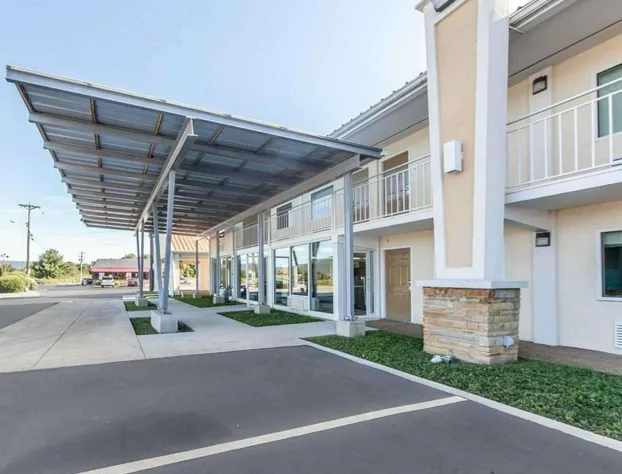 Quality Inn & Suites hotel detail image 1