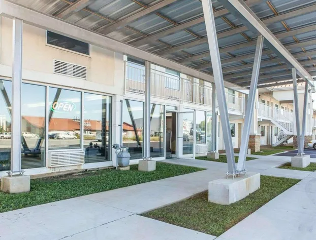 Quality Inn & Suites hotel detail image 3