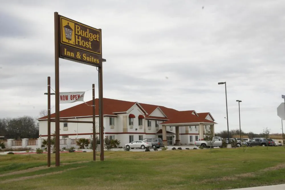 Budget Host Inn & Suites hotel hero