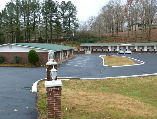 Pine Tree Inn hotel detail image 1