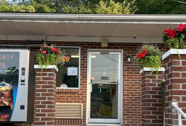 Pine Tree Inn hotel detail image 2