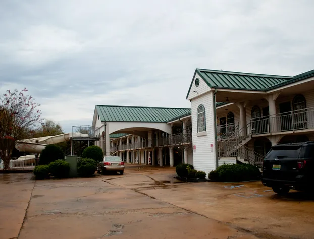 Americana Inn hotel detail image 4