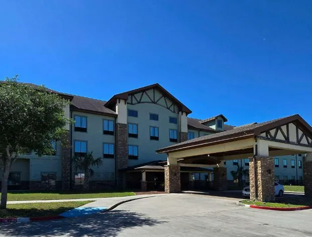 Comfort Inn & Suites hotel detail image 1