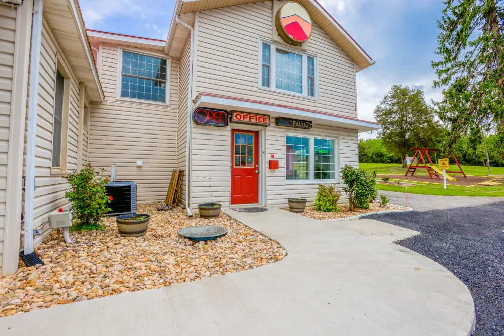 Budget Inn By OYO Natural Bridge I-81 hotel hero