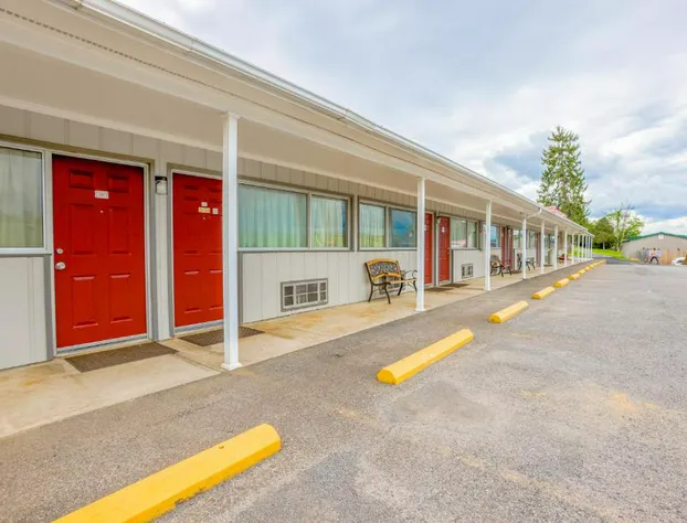 Budget Inn By OYO Natural Bridge I-81 hotel detail image 1