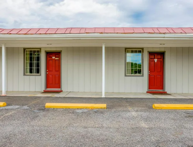 Budget Inn By OYO Natural Bridge I-81 hotel detail image 2