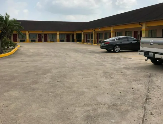 Los Fresnos Inn and Suites hotel detail image 3