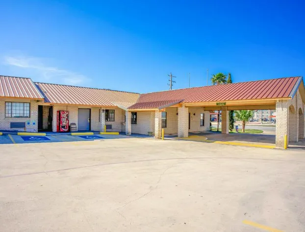 Pleasanton Executive Inn By OYO hotel detail image 1