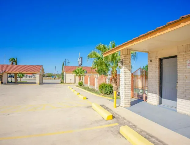 Pleasanton Executive Inn By OYO hotel detail image 3