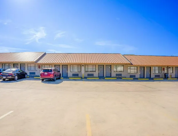 Pleasanton Executive Inn By OYO hotel detail image 2