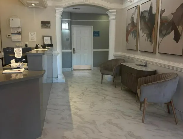 Deluxe 6 Inn & Suites hotel detail image 1