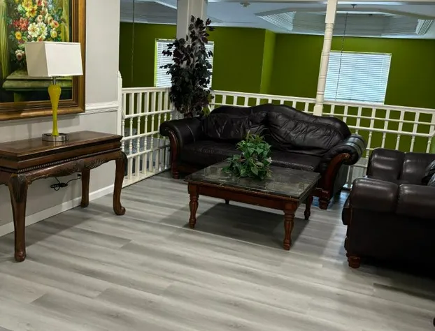 Deluxe 6 Inn & Suites hotel detail image 3