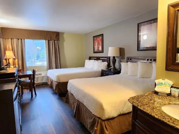 Crest Trail Lodge hotel detail image 4