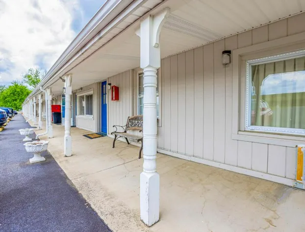 Relax Inn By OYO Natural Bridge I-81 hotel detail image 4