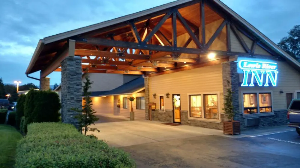 Lewis River Inn hotel hero