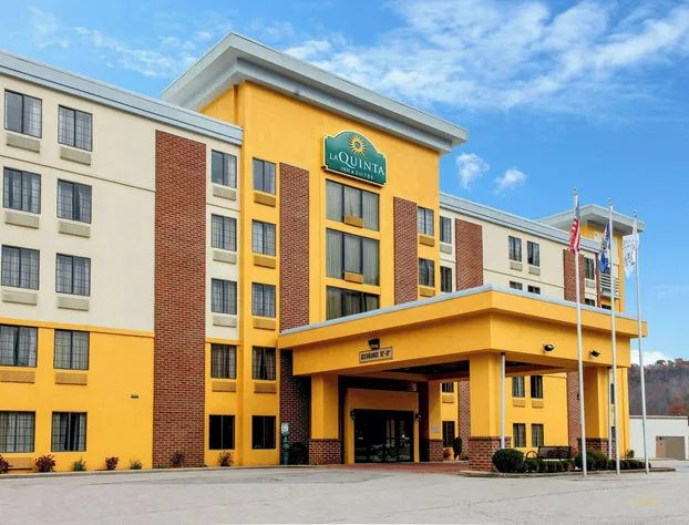 La Quinta Inn & Suites by Wyndham Elkview - Charleston NE hotel detail image 4