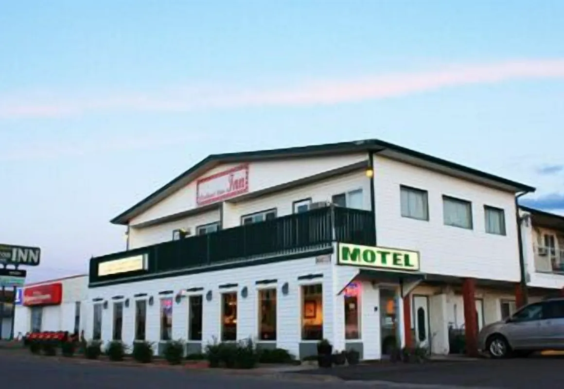 Woodland Motor Inn hotel hero