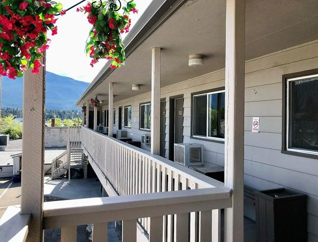 The Canterbury Inn of Downtown Invermere hotel detail image 2
